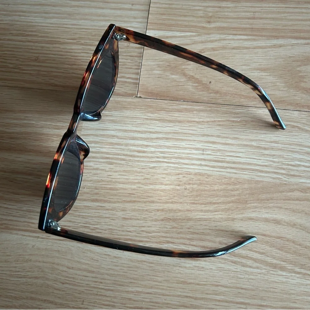 Dark Brown Cat Eyes Sunglasses